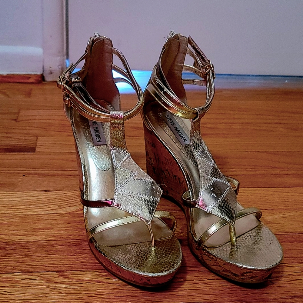 💛2 for $20💛 Gold Steve Madden Cork Wedges